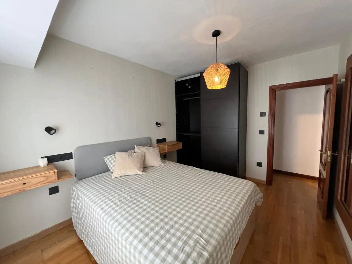 Flat for rent in Conde del Real Agrado, Barrio del Centro