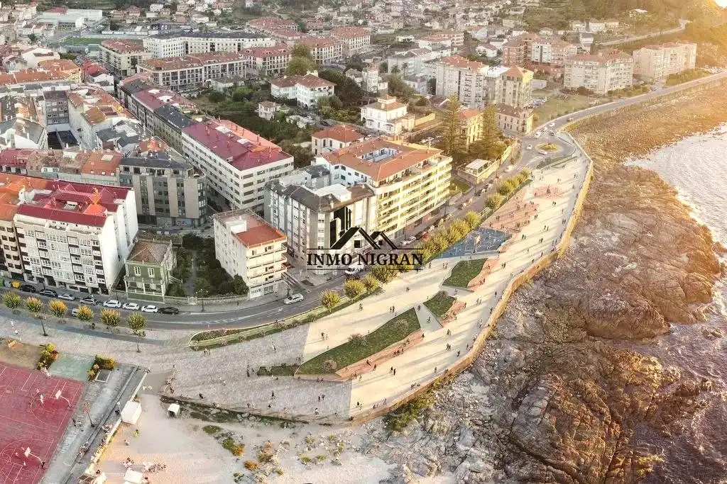 Vista exterior de Piso de alquiler en Baiona