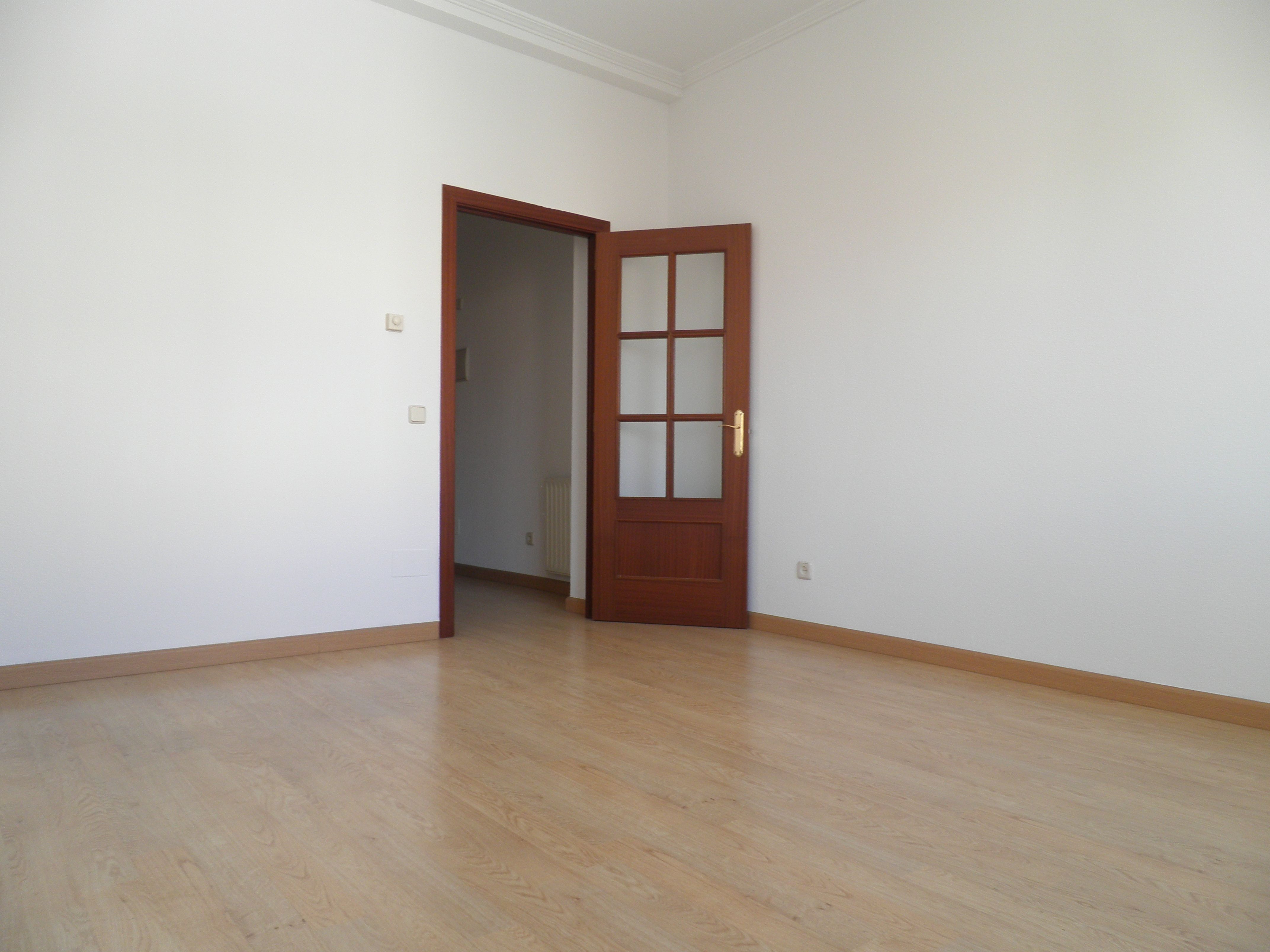 Study to rent in  Madrid Capital  with Oven and Pets allowed