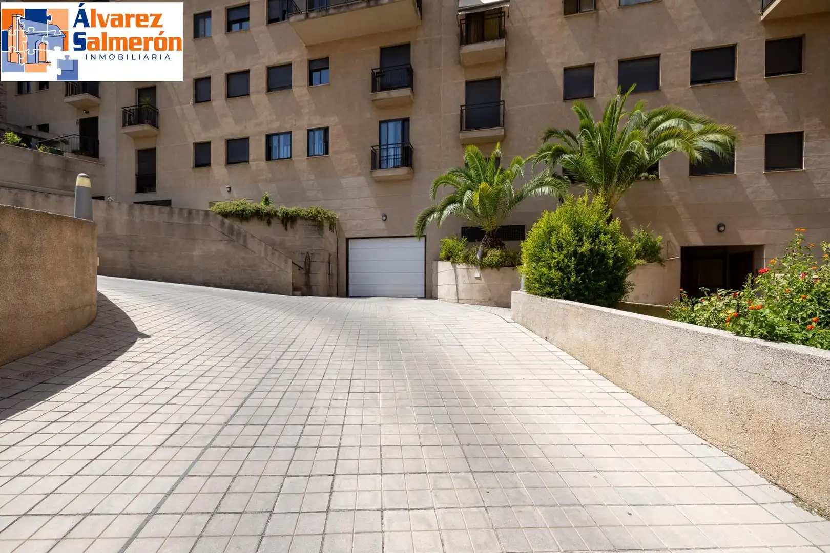 Vista exterior de Piso en venta en Granada