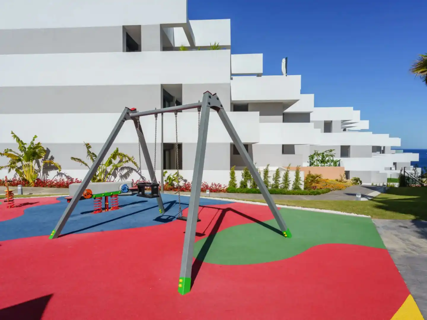 Außenansicht von Dachboden zum Verkauf in Manilva mit Klimaanlage, Heizung und Terrasse