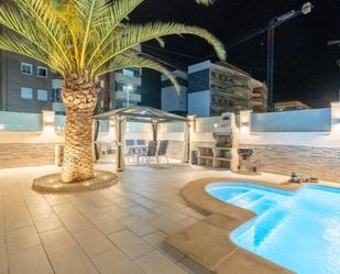 Piscina de Casa o xalet en venda en Torrevieja amb Aire condicionat, Jardí privat i Piscina