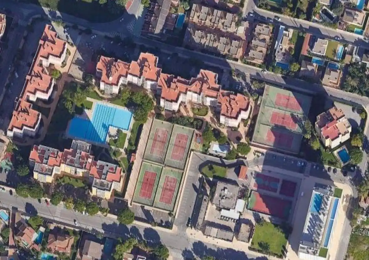 Vista exterior de Pis en venda en Canet d'En Berenguer amb Jardí privat, Terrassa i Balcó