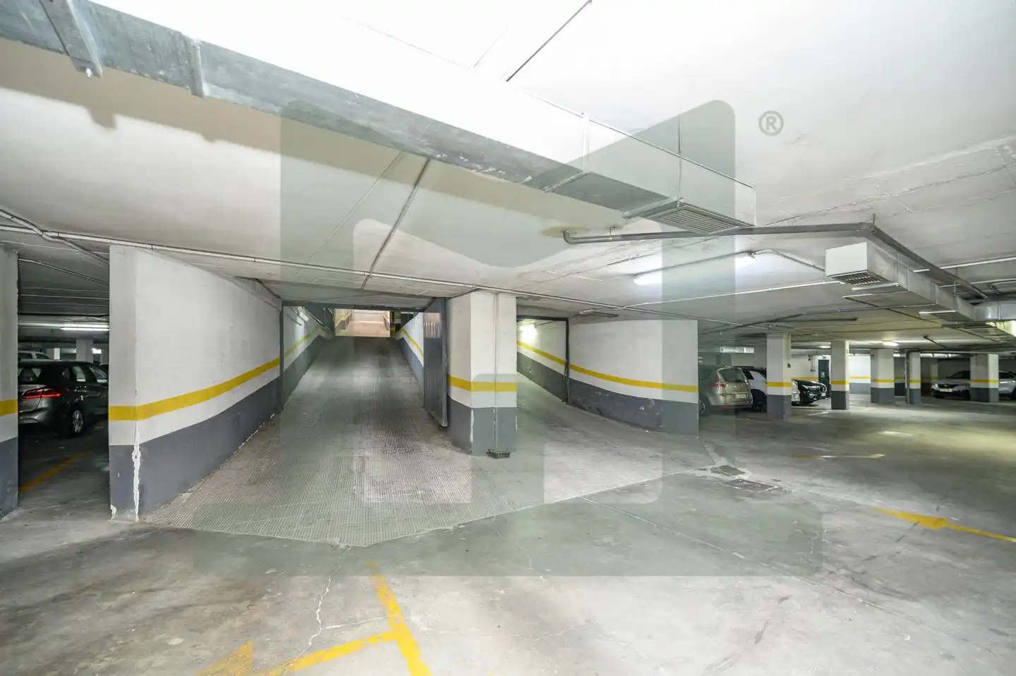 Parkplatz von Wohnung zum Verkauf in Parla mit Klimaanlage, Heizung und Terrasse