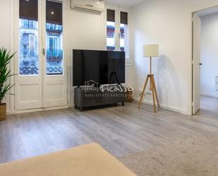 Living room of Flat to rent in  Barcelona Capital  with Air Conditioner and Balcony