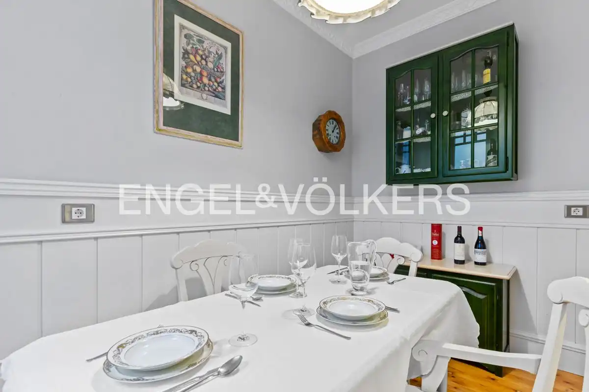 Comedor de Piso en venta en León Capital  con Calefacción y Balcón