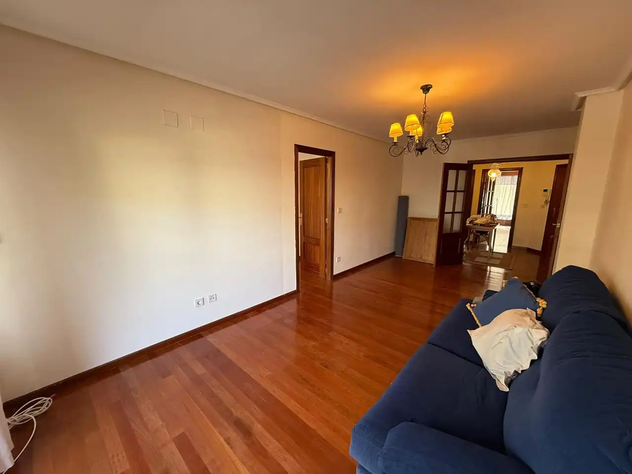 Sala de estar de Piso en venta en Castro-Urdiales con Calefacción, Parquet y Terraza