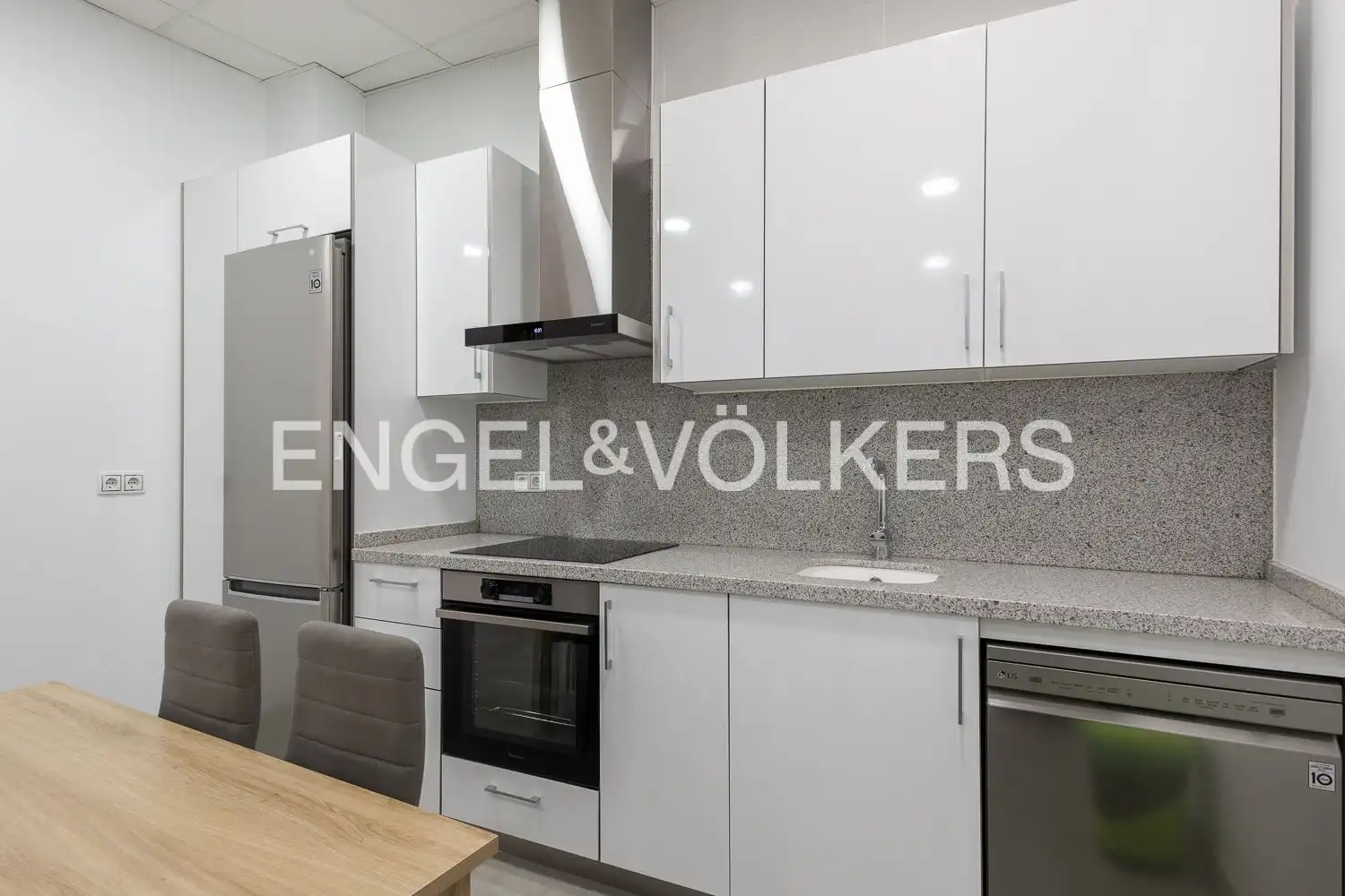 Kitchen of Houses for sale in La Pobla de Vallbona  with Air Conditioner, Heating and Terrace
