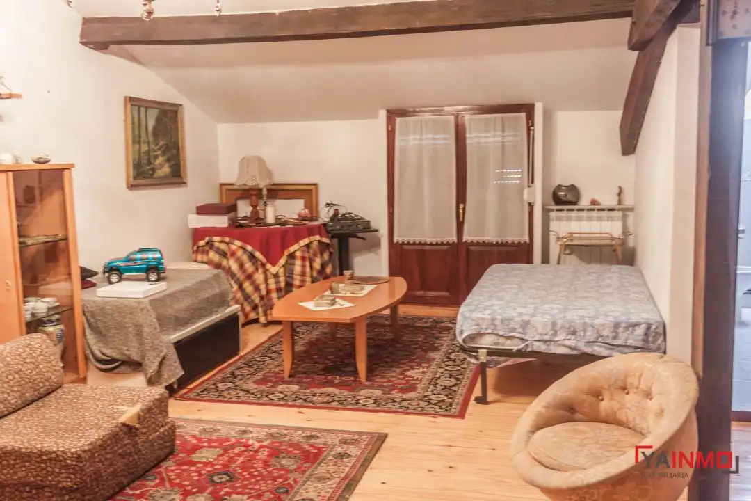 Dormitori de Casa adosada en venda en Vitoria - Gasteiz amb Calefacció i Jardí privat