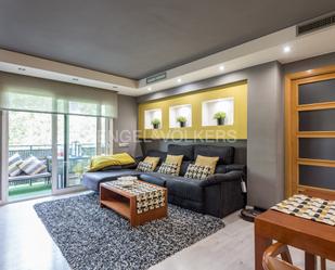 Living room of Apartment for sale in Terrassa  with Air Conditioner, Heating and Parquet flooring