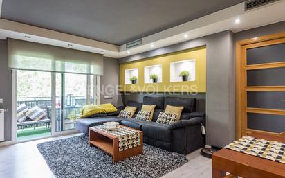 Living room of Apartment for sale in Terrassa  with Air Conditioner and Terrace