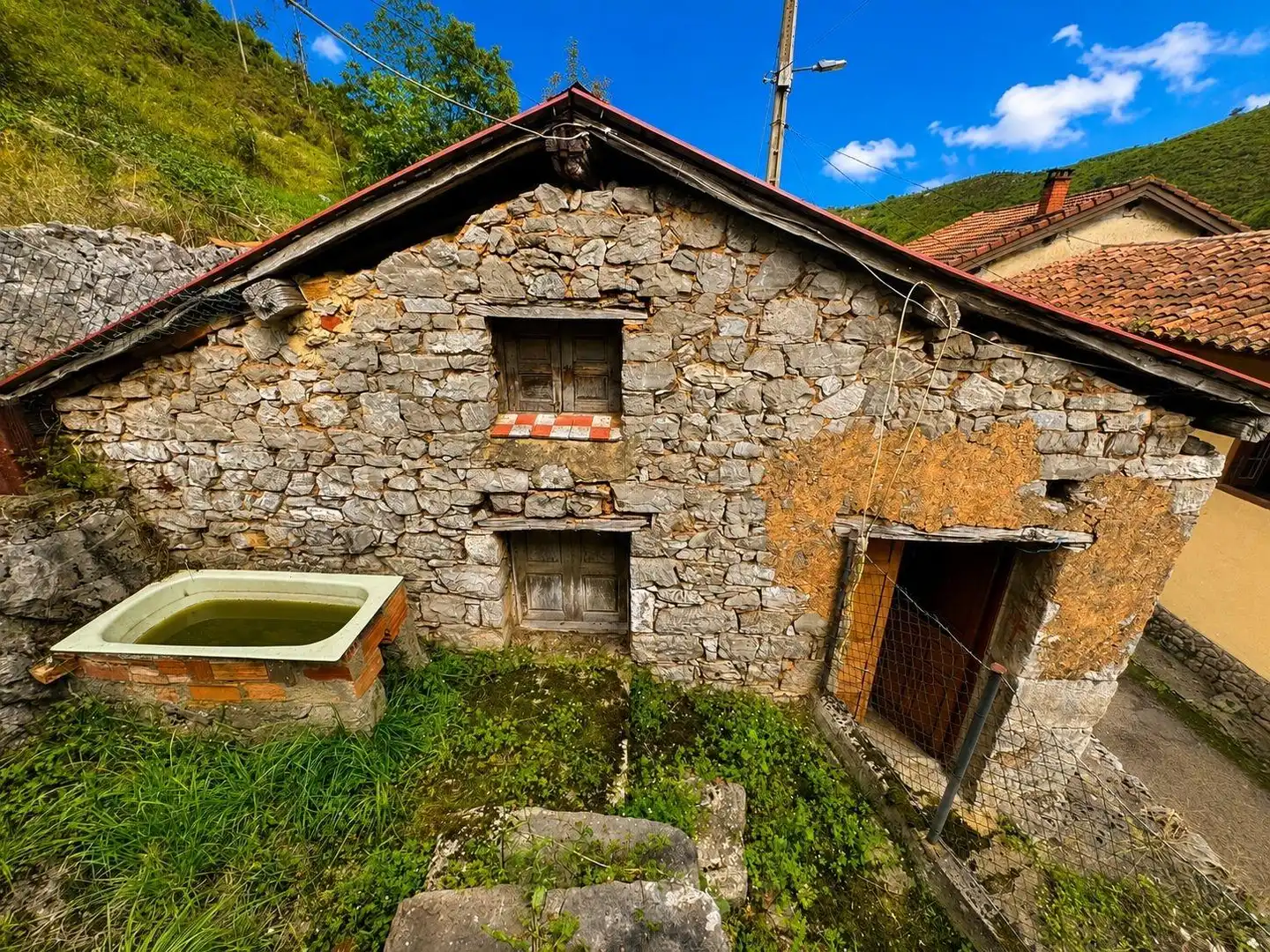 Vista exterior de Casa o xalet en venda en Ribera de Arriba amb Jardí privat
