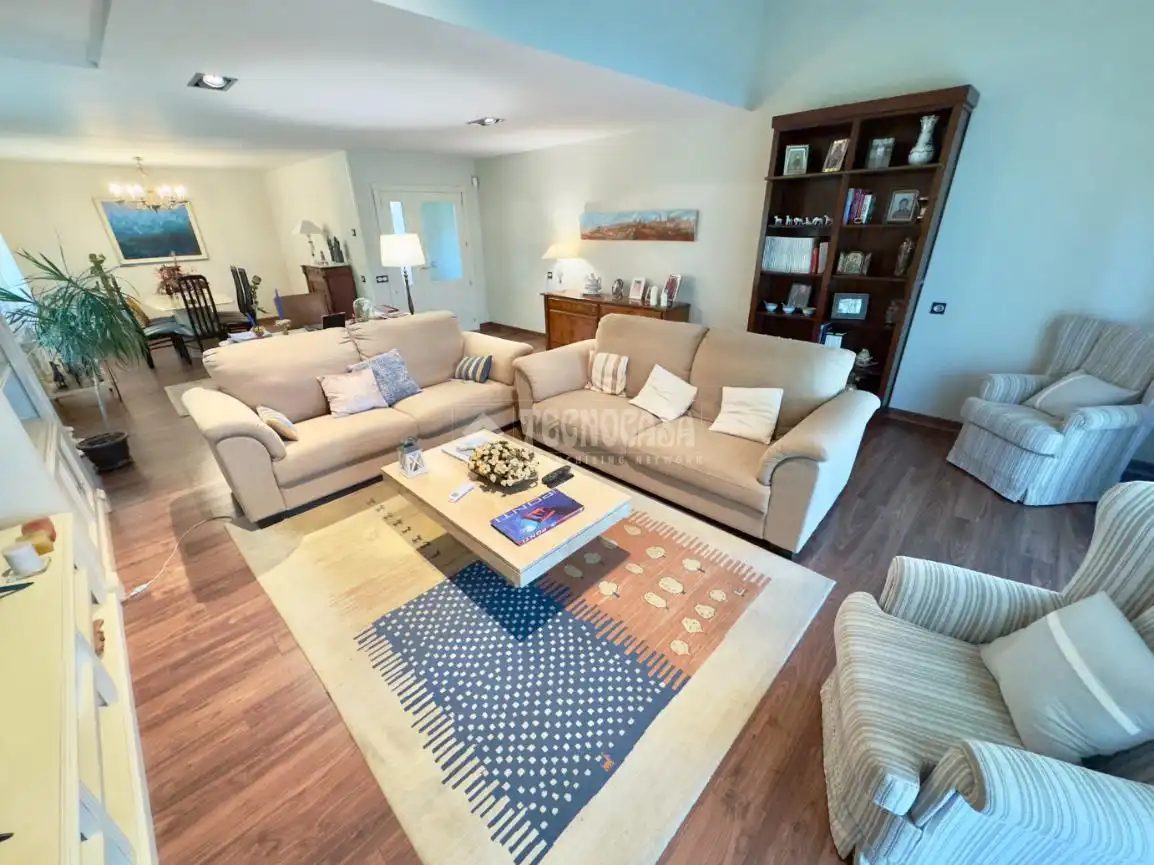 Sala de estar de Casa o chalet en venta en Cabanillas del Campo con Aire acondicionado, Calefacción y Terraza
