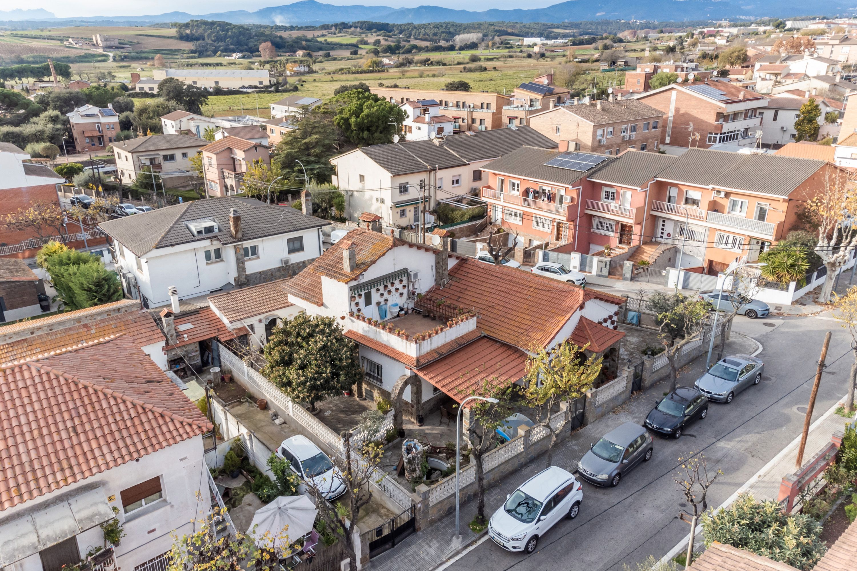 Vista exterior de Casa o xalet en venda en Parets del Vallès amb Aire condicionat, Calefacció i Jardí privat