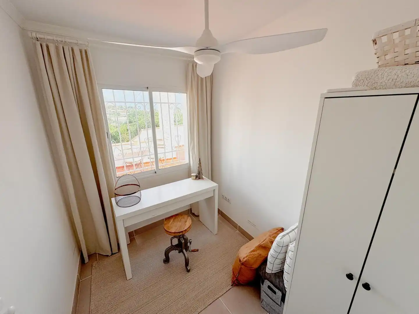 Habitación de Casa o chalet en venta en Nerja con Aire acondicionado, Jardín privado y Terraza