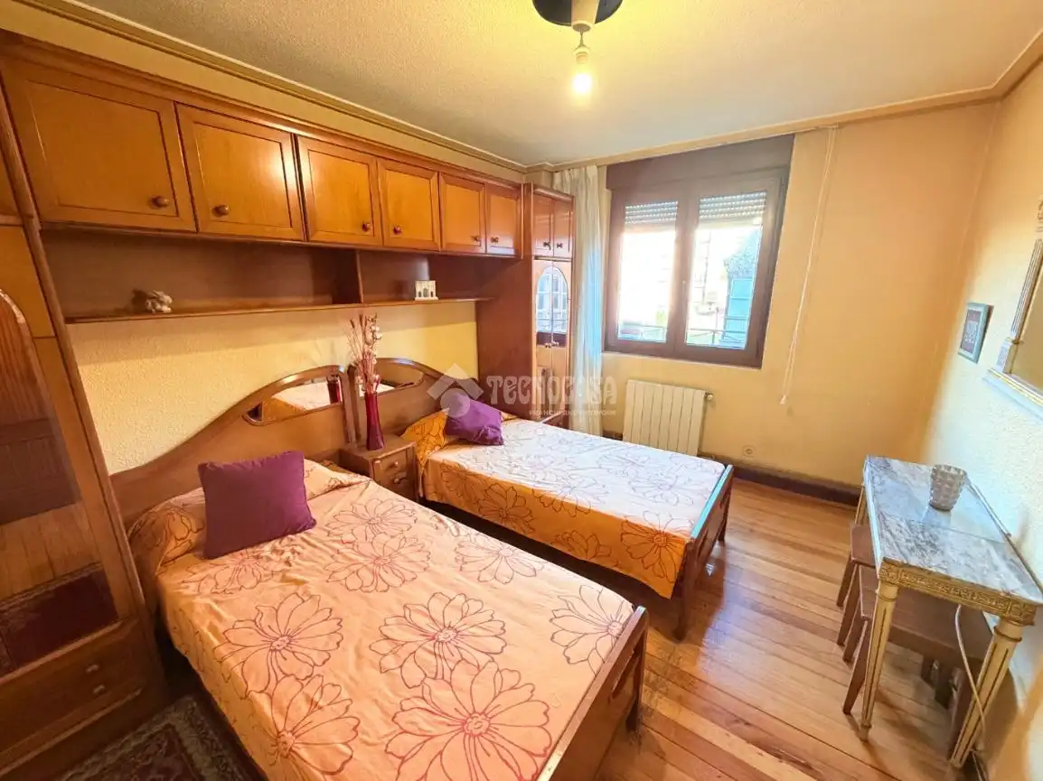 Habitación de Piso en venta en Santander con Calefacción, Parquet y Trastero