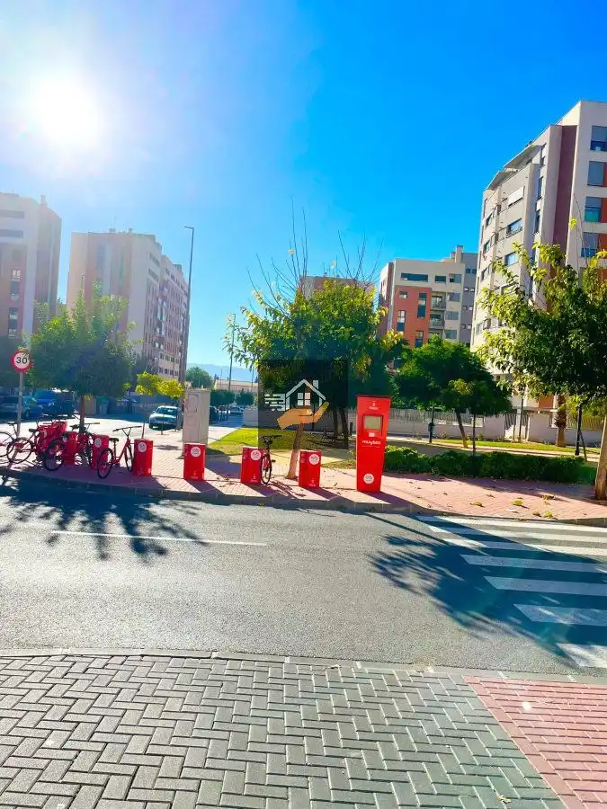 Außenansicht von Wohnung zur Miete in Murcia mit Heizung und Balkon
