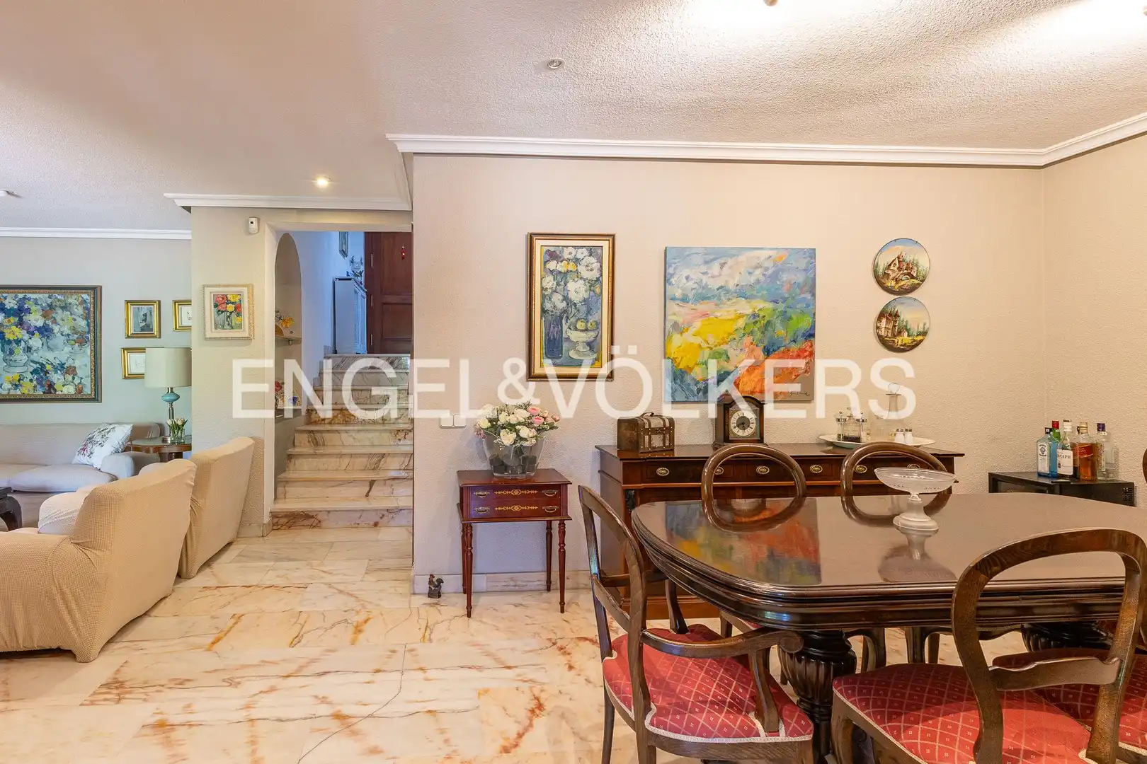 Comedor de Casa o chalet en venta en Pozuelo de Alarcón con Aire acondicionado, Calefacción y Jardín privado