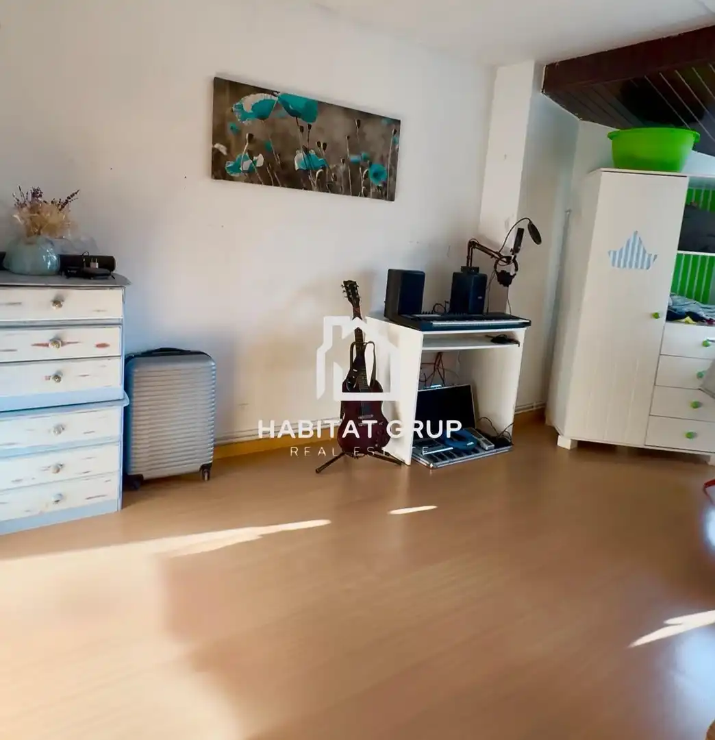 Wohnung zum Verkauf in Salt mit Klimaanlage und Heizung
