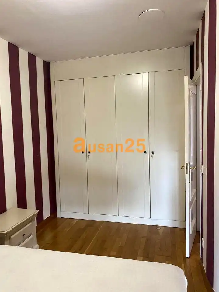 Dormitori de Dúplex de lloguer en Aranda de Duero amb Calefacció, Parquet i Moblat