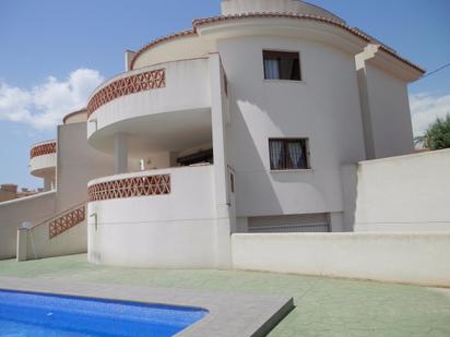 Vista exterior de Casa o xalet en venda en Benidorm amb Aire condicionat, Calefacció i Piscina