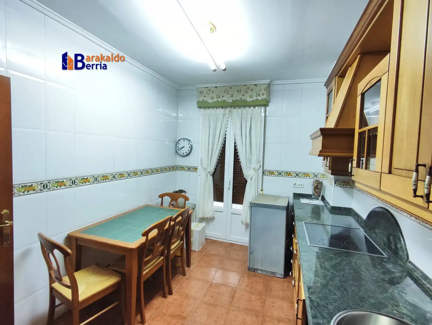 Cocina de Piso en venta en Sestao  con Amueblado, Horno y Lavadora