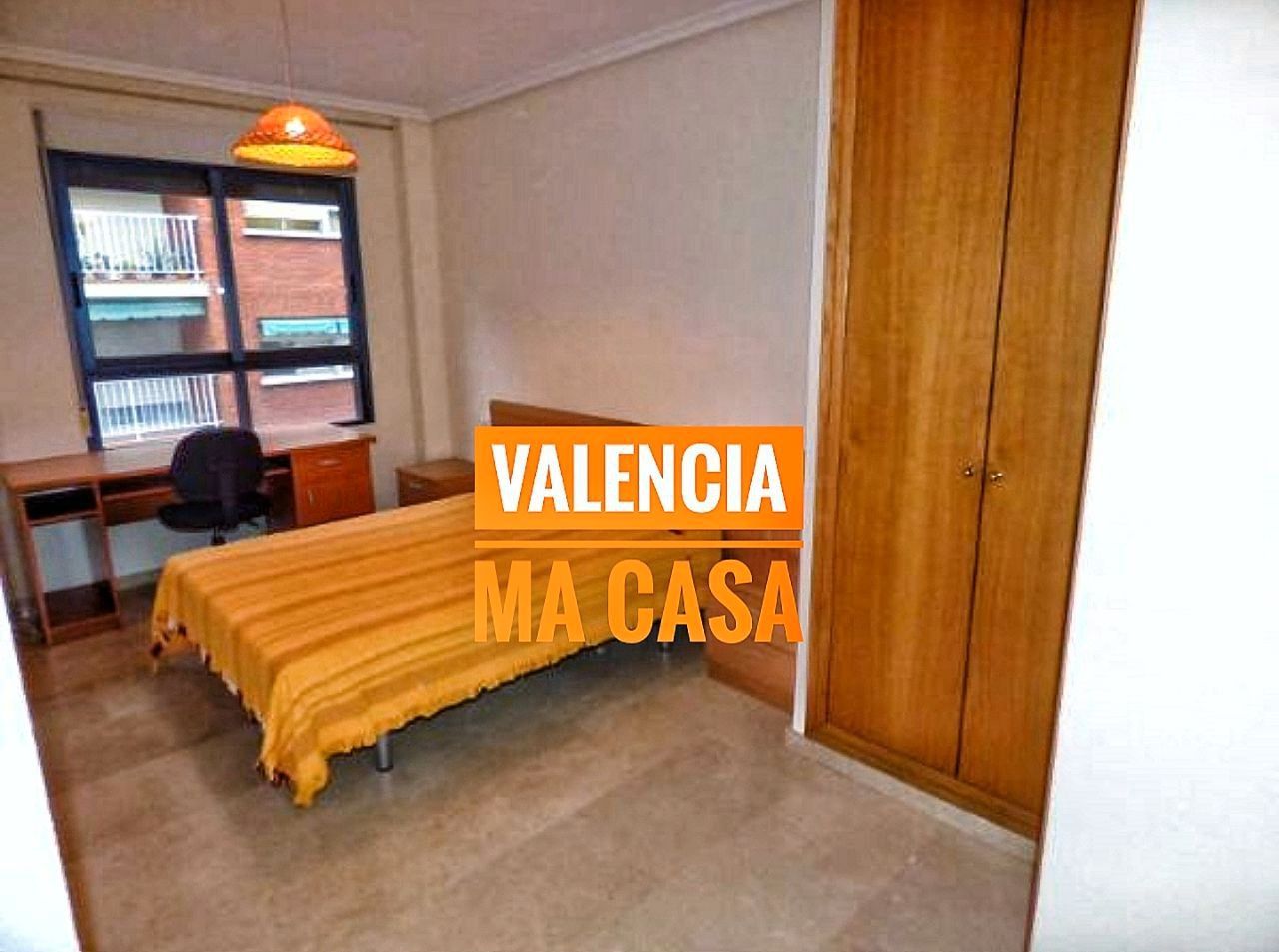 Dormitori de Pis de lloguer en  Valencia Capital amb Aire condicionat, Calefacció i Terrassa