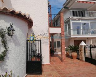 Vista exterior de Casa o xalet de lloguer en Oliva amb Aire condicionat, Calefacció i Jardí privat