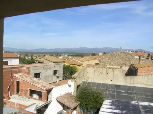 Außenansicht von Maisonette zum Verkauf in Garriguella mit Heizung und Terrasse