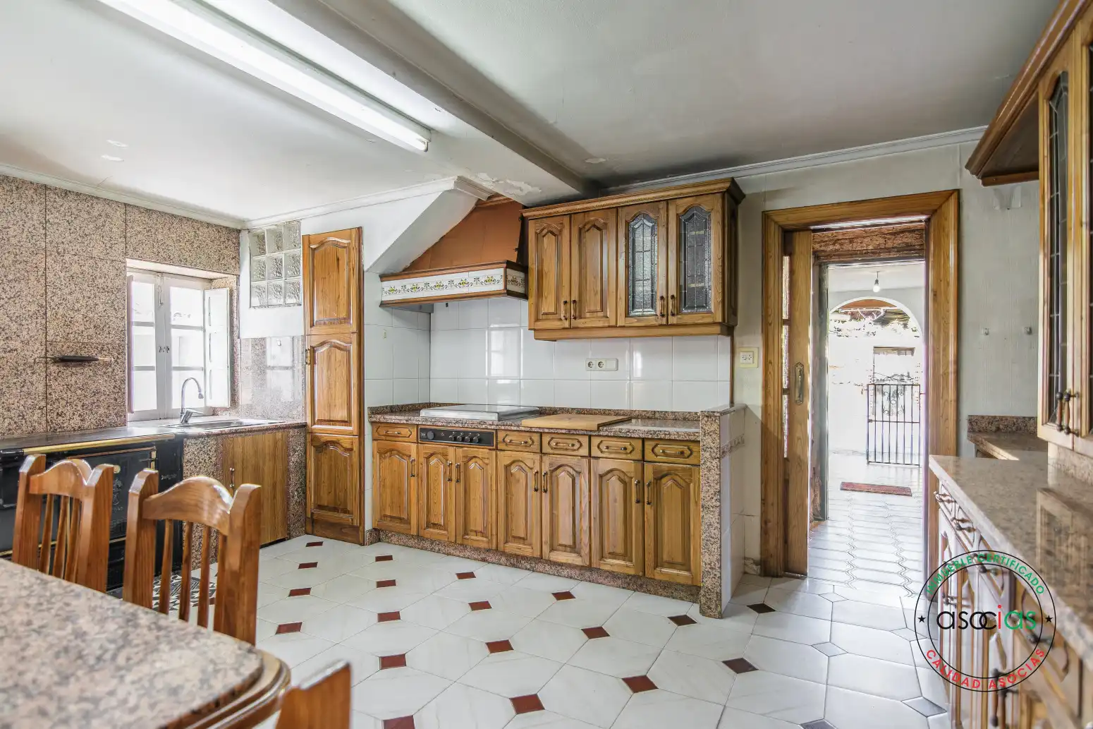 Cocina de Casa o chalet en venta en Las Regueras   con Calefacción y Jardín privado