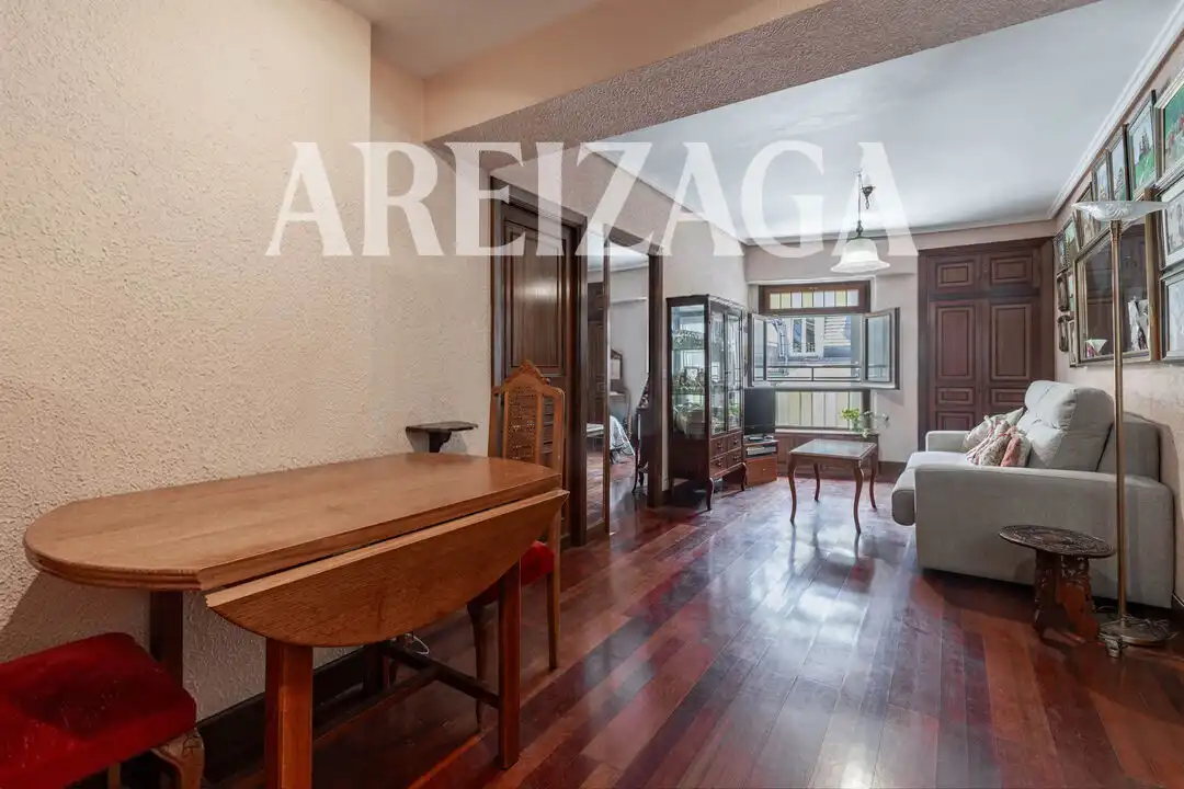Vista exterior de Piso en venta en Donostia - San Sebastián  con Calefacción y Trastero