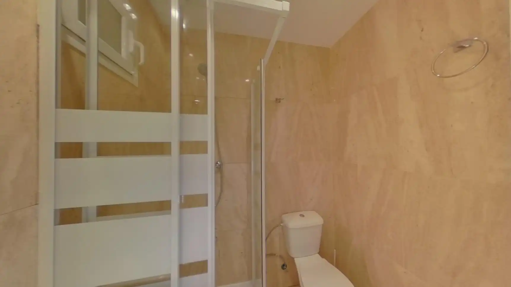 Bathroom of Flat for sale in Marbella  with Storage room and Swimming Pool