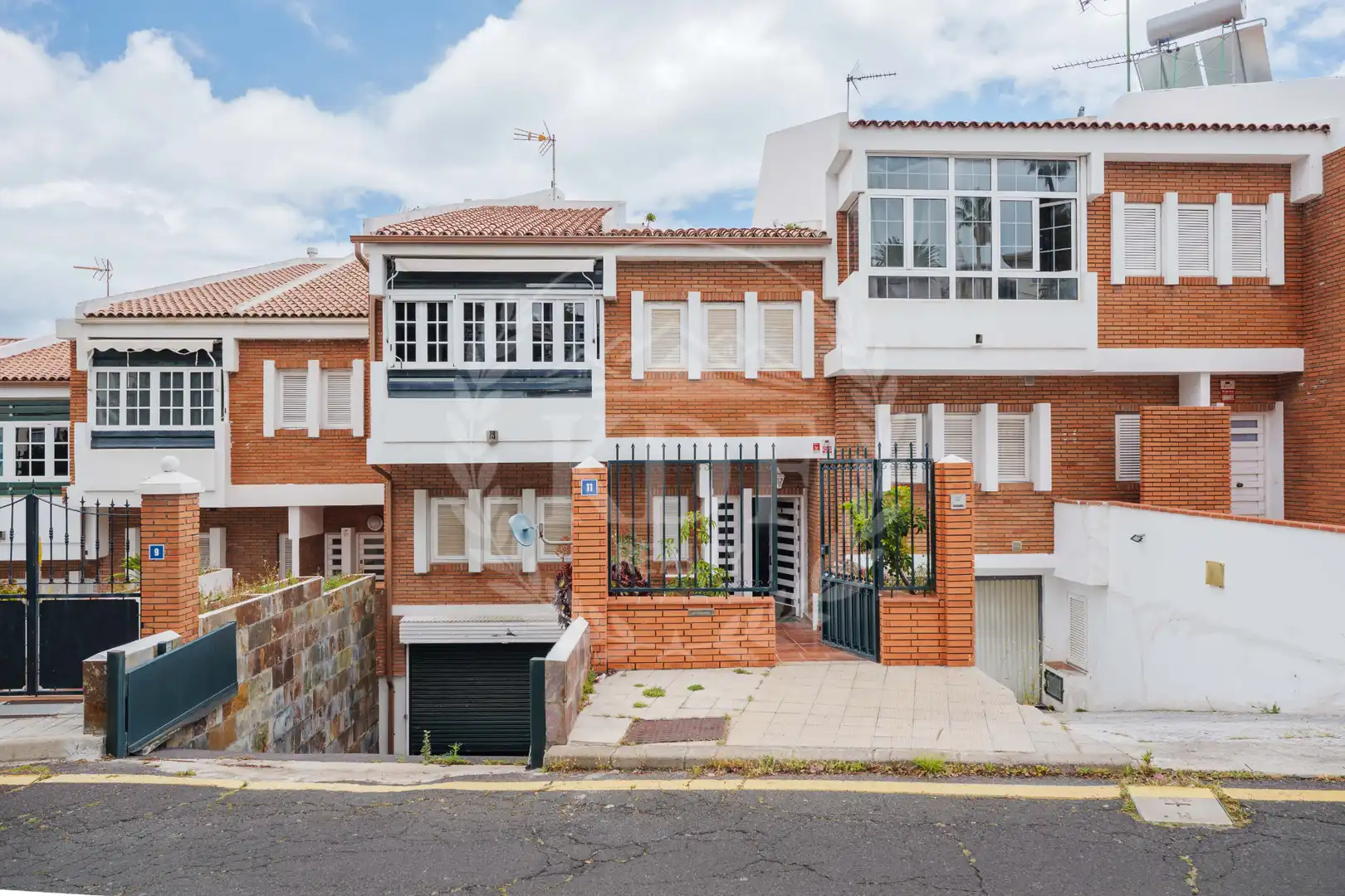 Vista exterior de Casa adosada en venda en  Santa Cruz de Tenerife Capital amb Jardí privat, Terrassa i Balcó