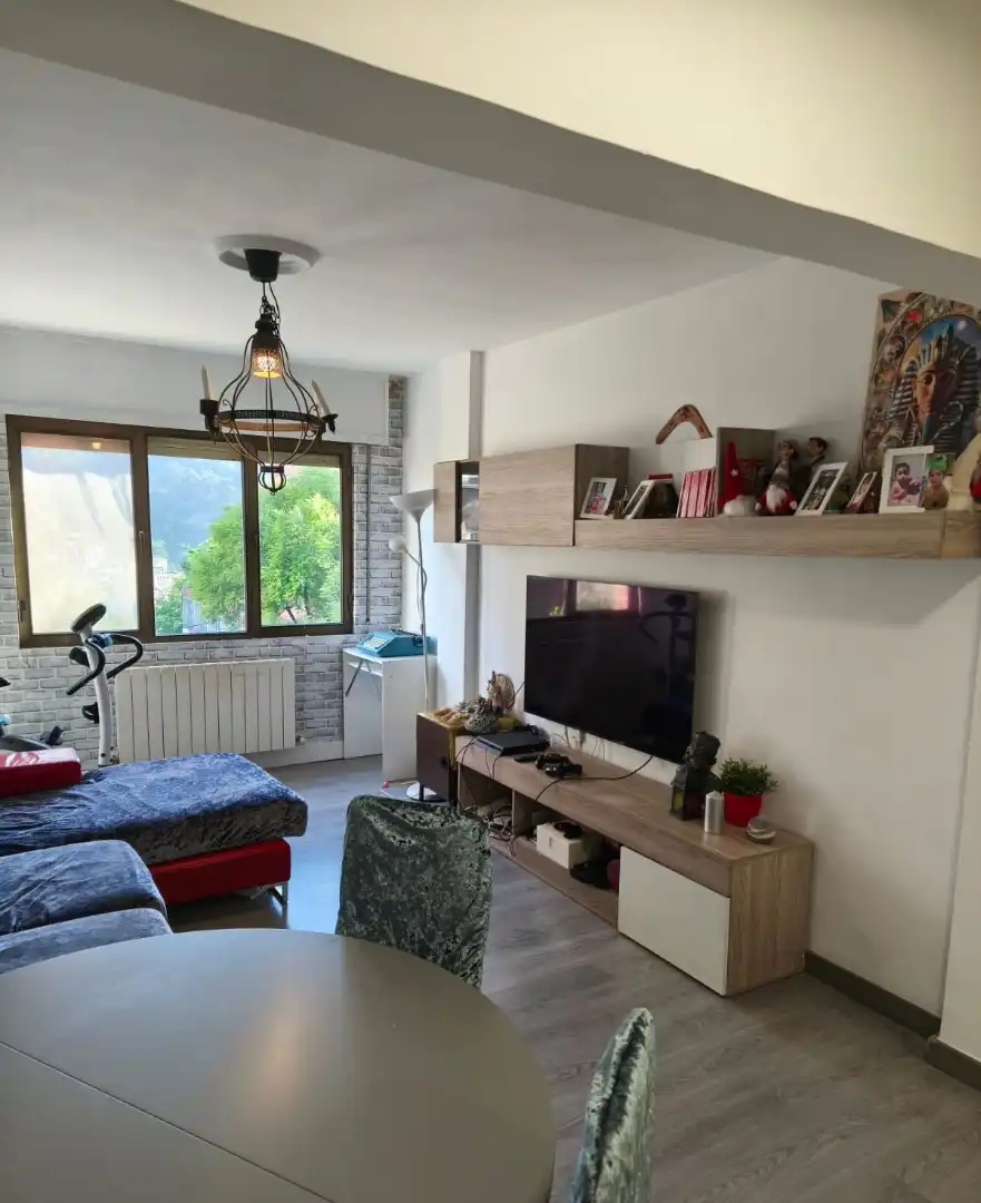Sala de estar de Piso en venta en Valle de Trápaga-Trapagaran con Calefacción, Amueblado y Balcón