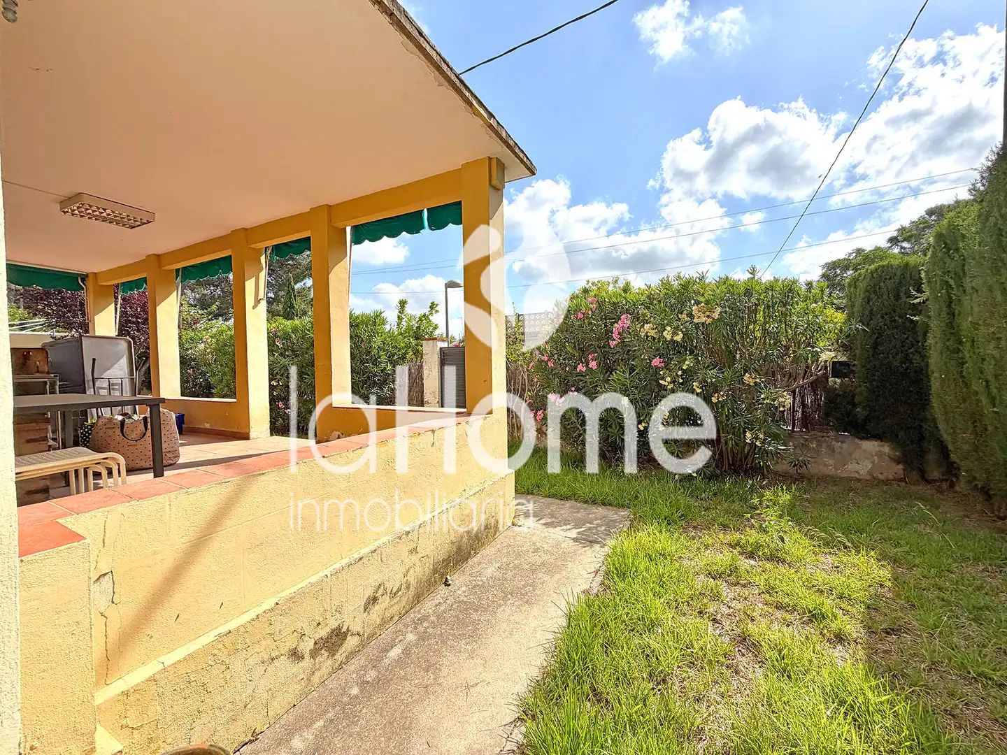 Haus oder Chalet zum Verkauf in Paterna mit Klimaanlage, Privatgarten und Terrasse