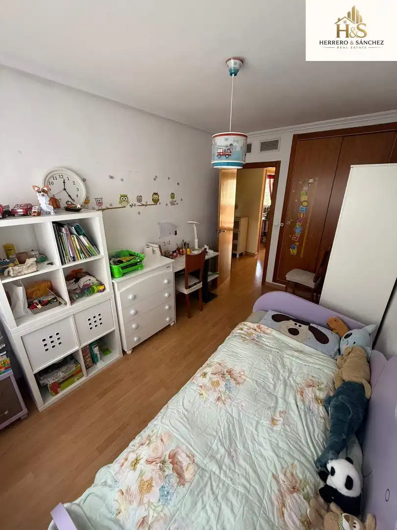 Bedroom of Houses for sale in Alicante / Alacant  with Air Conditioner, Heating and Private garden