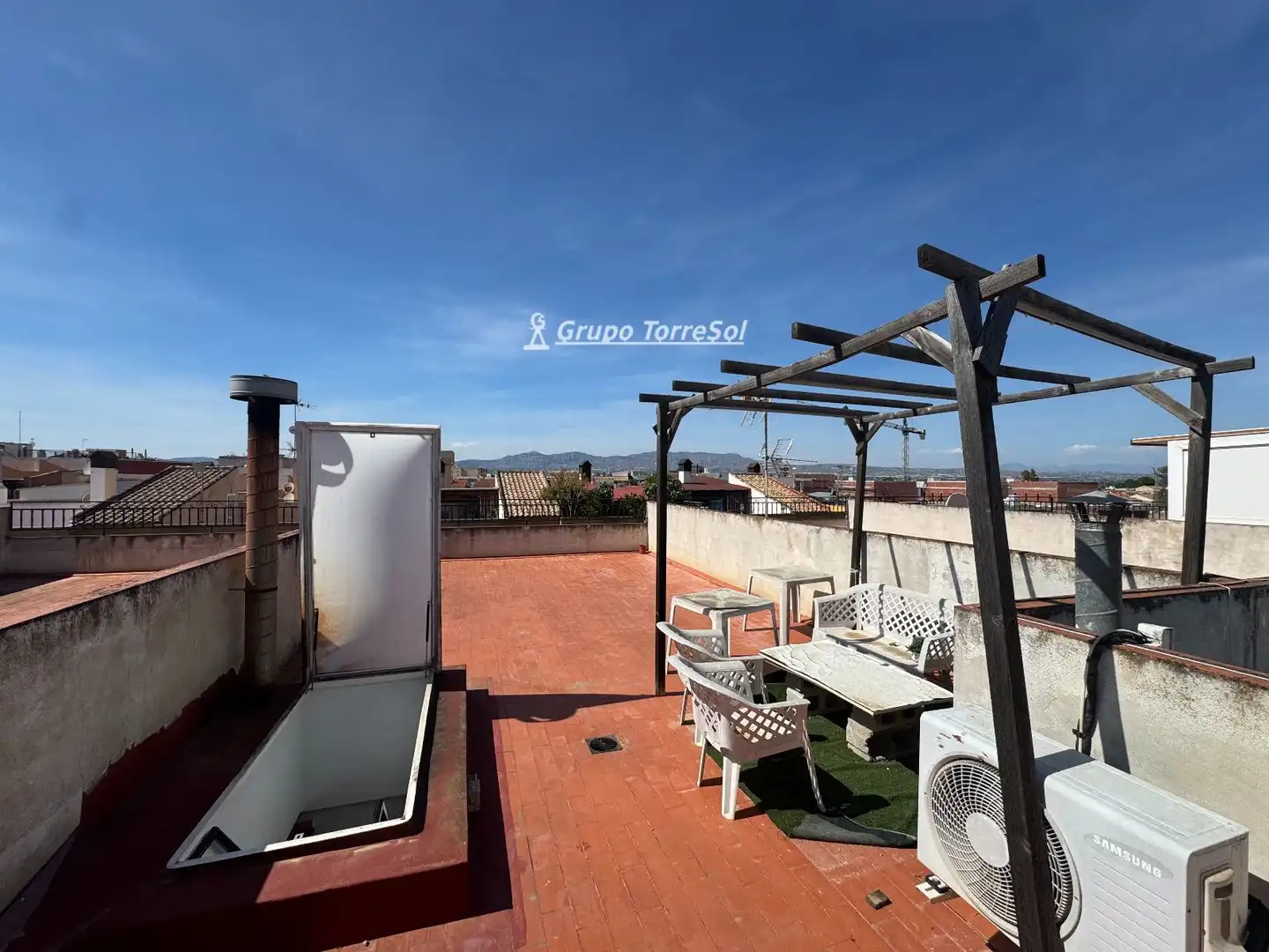 Casa adosada en venda a Catral