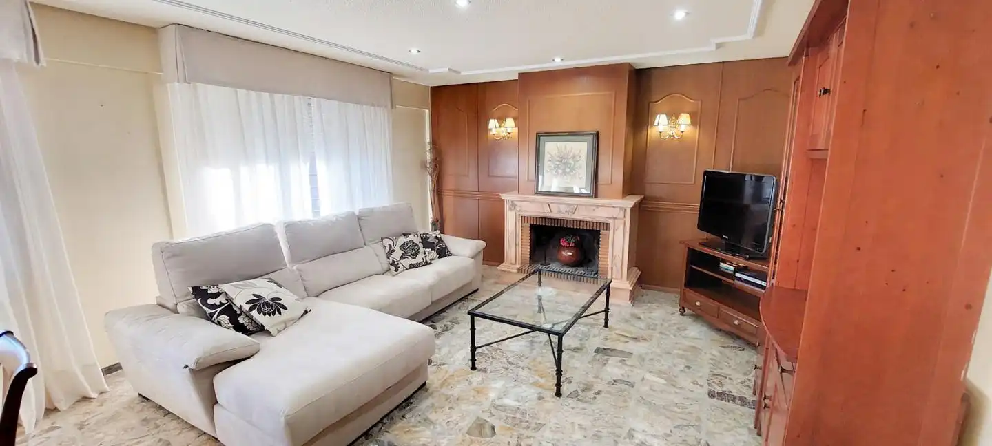 Sala de estar de Piso de alquiler en Elche / Elx con Amueblado y Balcón