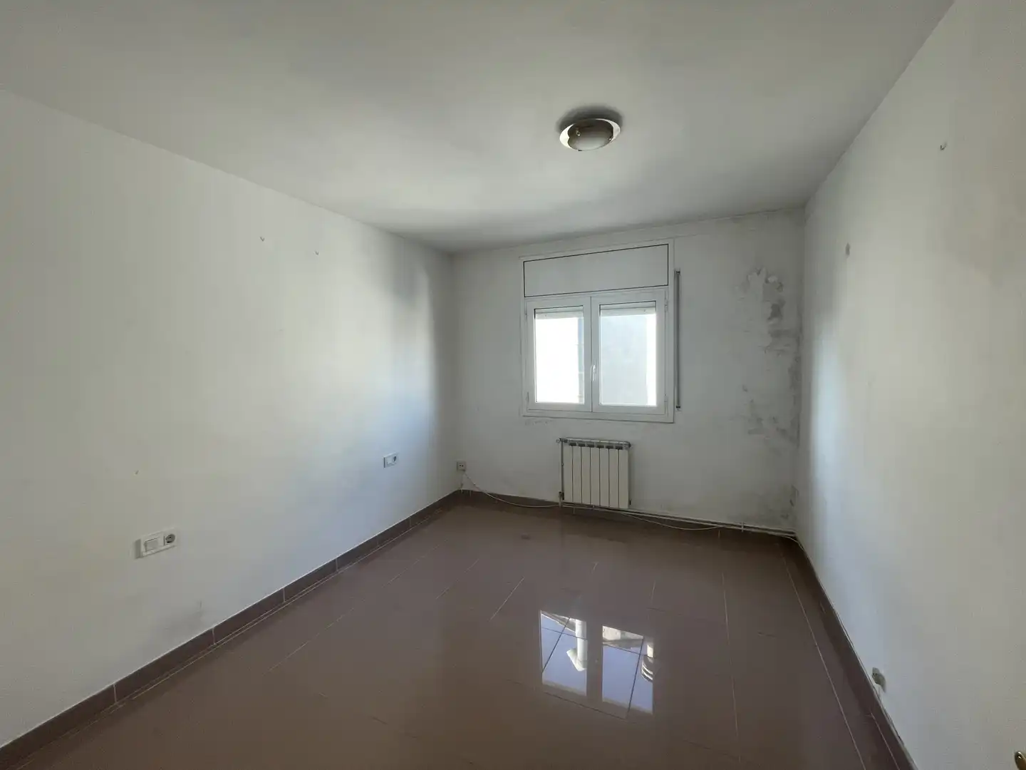 Casa adosada en venta en Salt con Calefacción, Terraza y Trastero