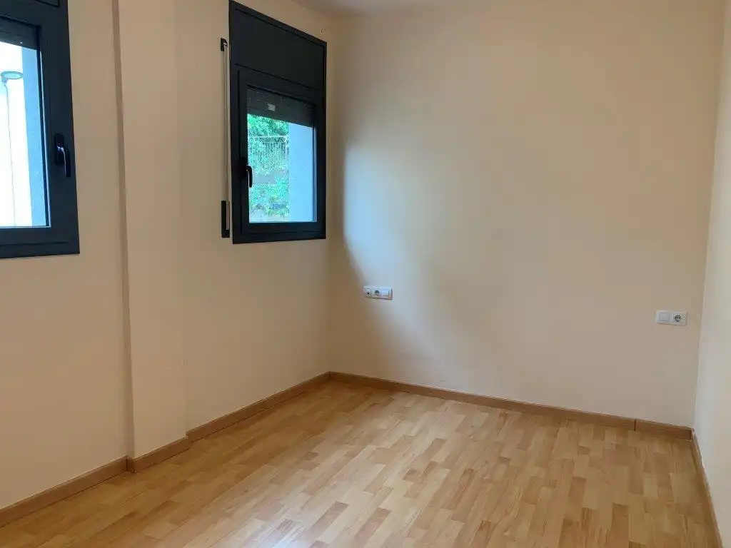 Habitación de Apartamento en venta en Manresa con Parquet y Balcón