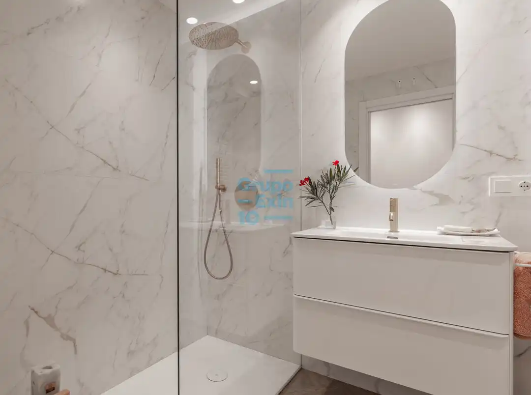 Baño de Piso en venta en Donostia - San Sebastián  con Calefacción, Terraza y Trastero