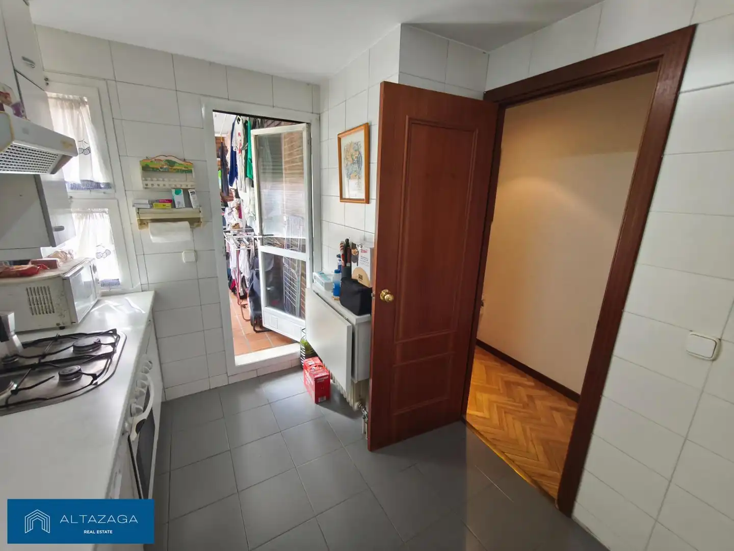 Kitchen of Flat for sale in San Sebastián de los Reyes  with Air Conditioner, Heating and Storage room