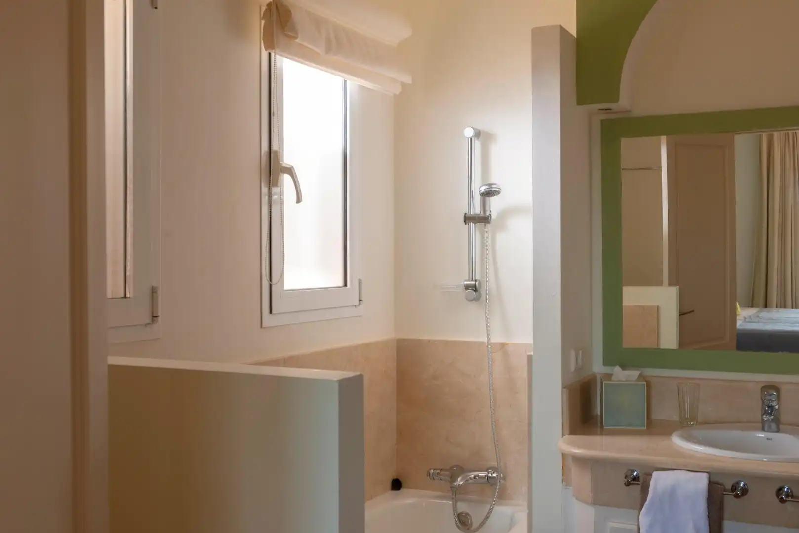 Bany de Casa o xalet en venda en Benalup-Casas Viejas amb Aire condicionat, Calefacció i Jardí privat