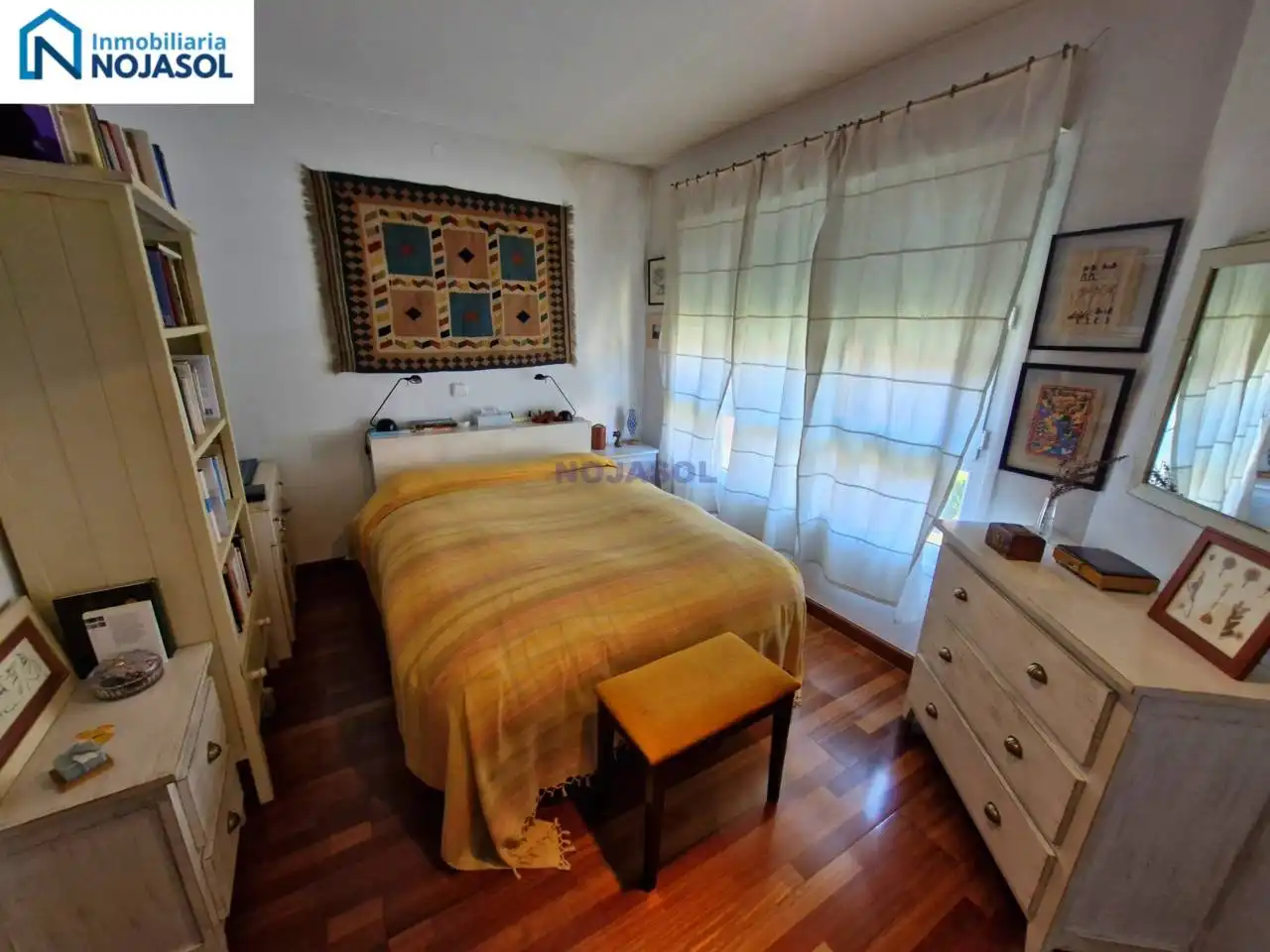 Dormitori de Casa adosada en venda en Escalante amb Calefacció, Jardí privat i Parquet