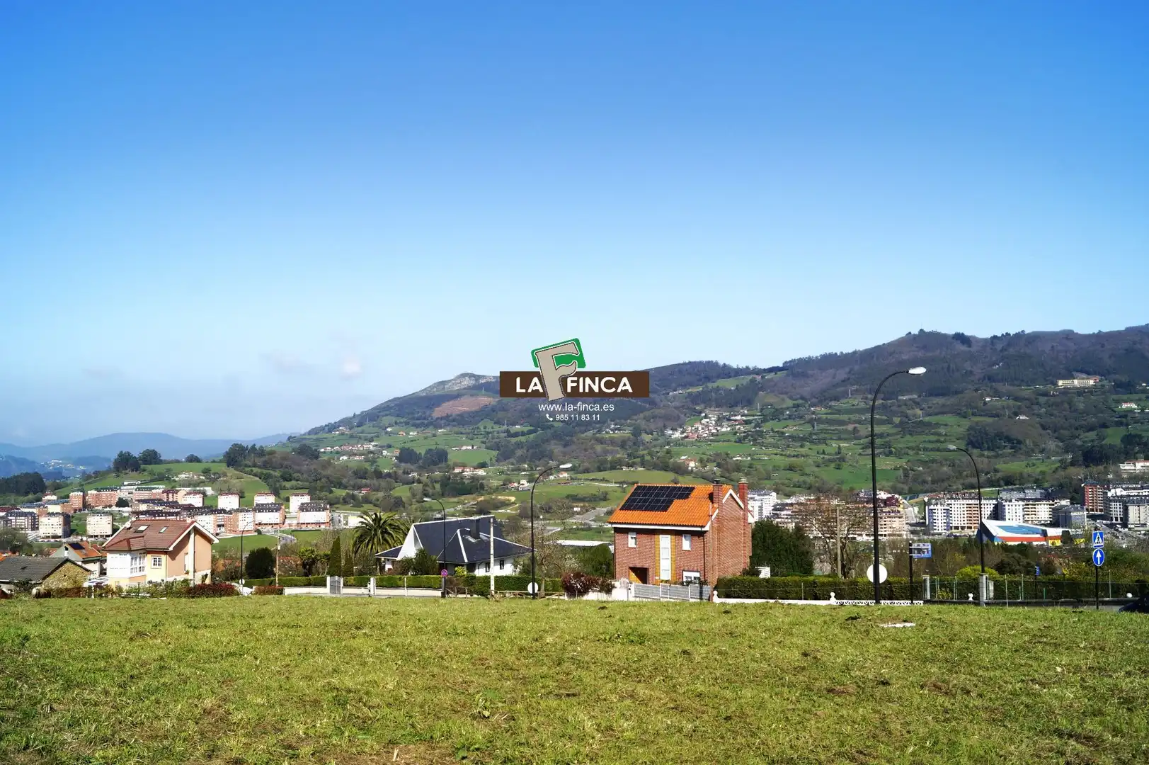 Vista exterior de Residencial en venta en Oviedo 
