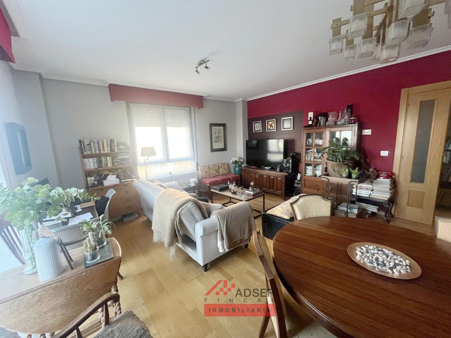 Living room of Flat for sale in  Logroño  with Air Conditioner, Heating and Parquet flooring