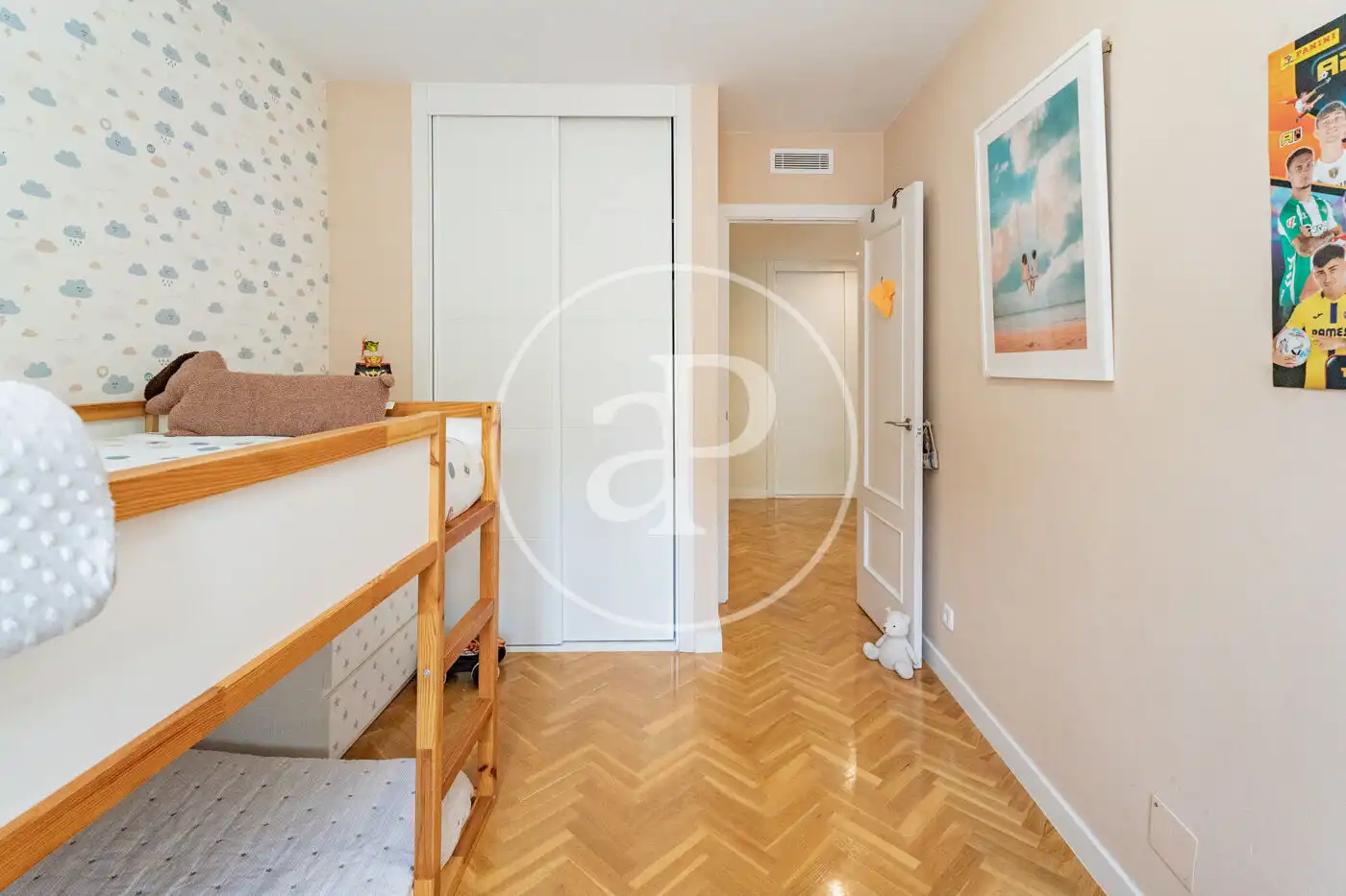 Wohnung zum Verkauf in Pozuelo de Alarcón mit Klimaanlage, Heizung und Privatgarten