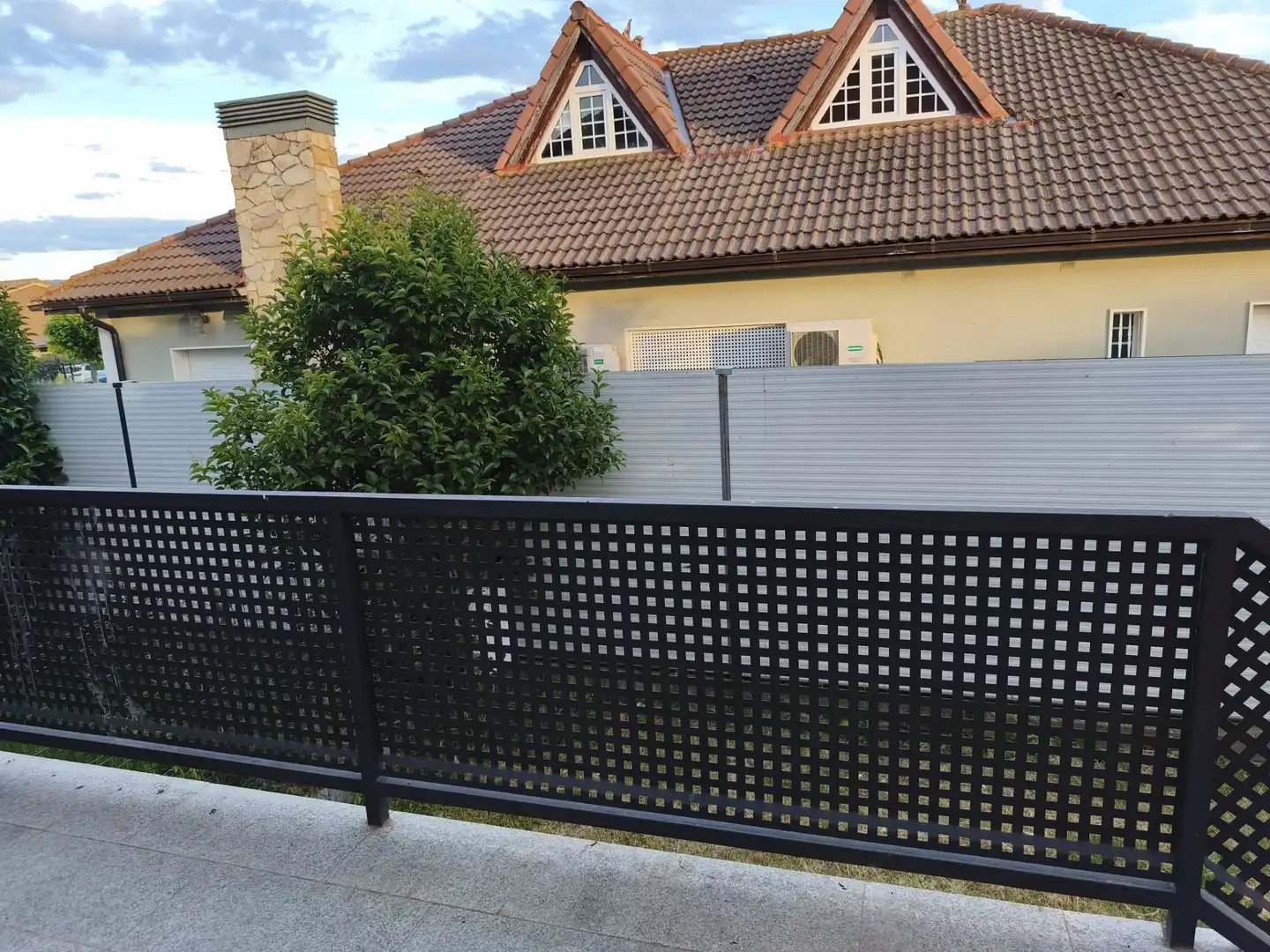 Vista exterior de Casa o xalet en venda en Navarrete amb Calefacció, Jardí privat i Terrassa