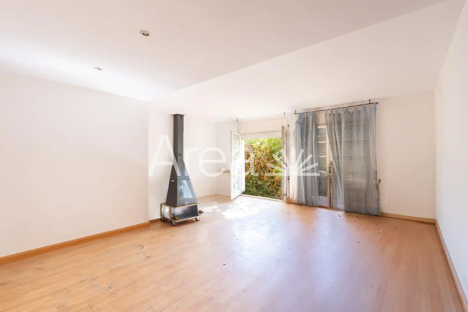 Casa amb terrassa en venda a Carrer GARBI, imagen 8