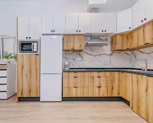Kitchen of Flat to rent in  Granada Capital  with Air Conditioner and Heating